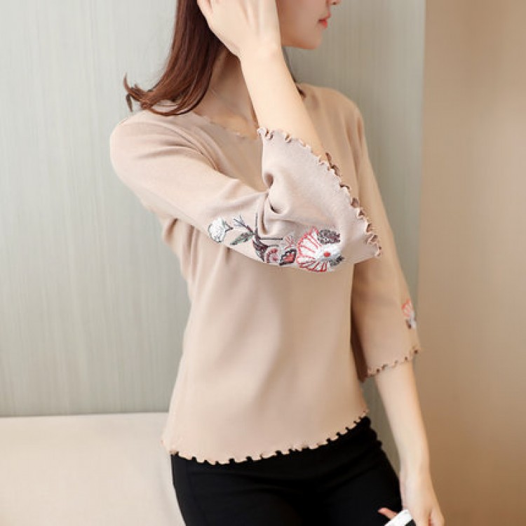 6504 Embroidered pullover Knit Sweater